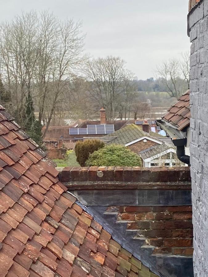 Stunning 2 Bedroom Flat In A Central Location New Alresford Exterior foto